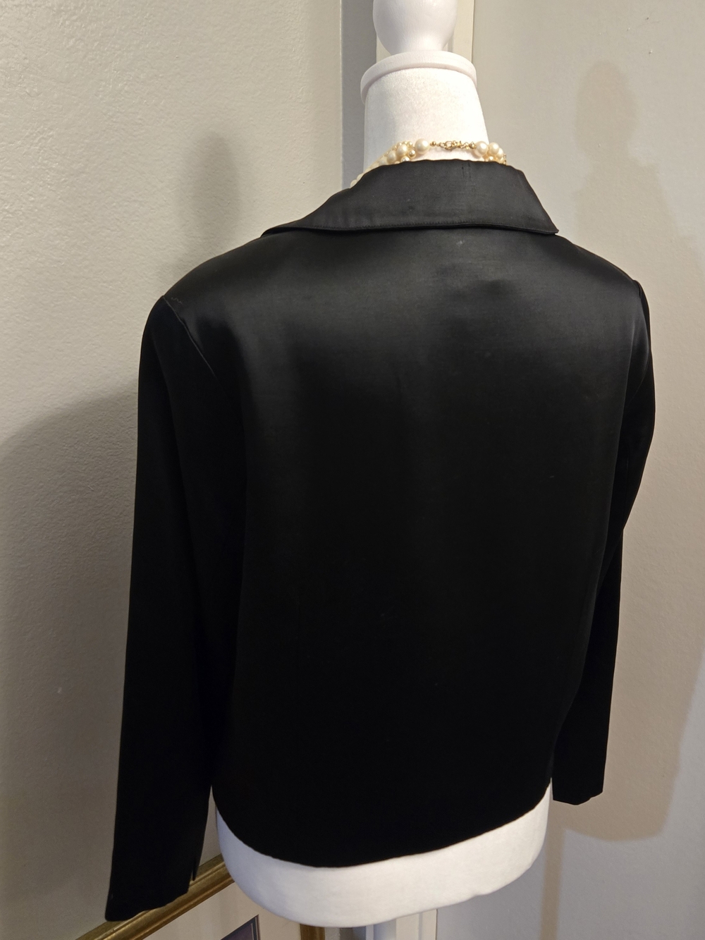 Gap Black Satin Women's Button-Front Jacket Size 8 - Picture 3 of 3
